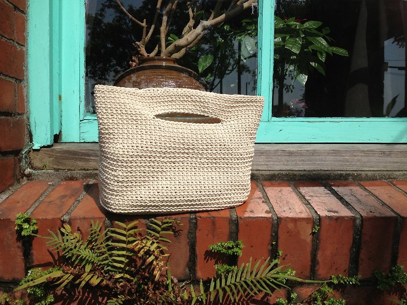 Original cotton square bottom bag size customized chokdee - กระเป๋าถือ - ผ้าฝ้าย/ผ้าลินิน ขาว