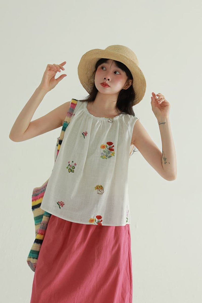 白色 刺繡植物背心襯衫 日系文藝復古休閒寬鬆顯瘦無袖上衣 - 背心/無袖上衣 - 棉．麻 白色