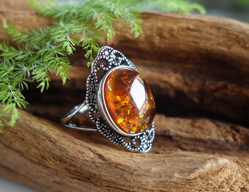 Amber natural Baltic Sea plant amber ring 4.2g gold amber non-second generation amber fashion ring - แหวนทั่วไป - เครื่องประดับพลอย หลากหลายสี