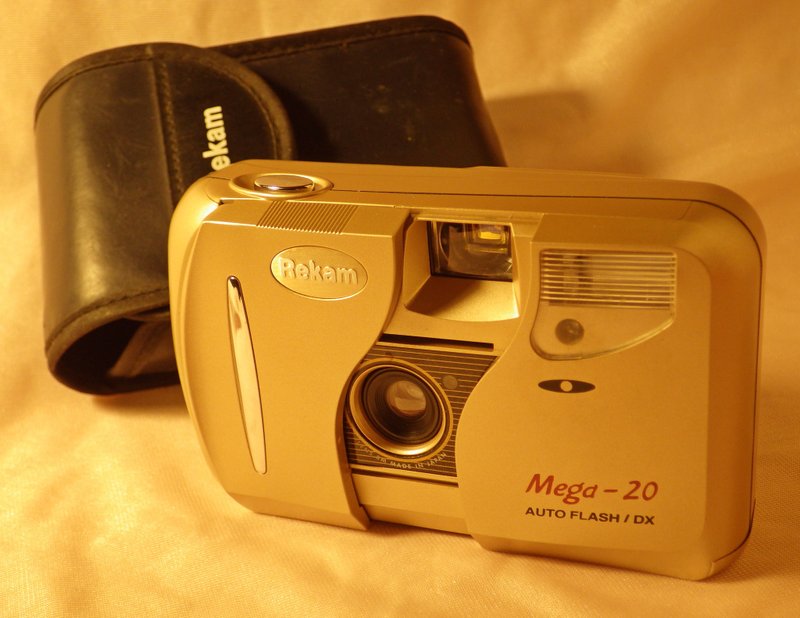 REKAM MEGA-20 35mm Film Point-&-Shoot Camera Autowind Auto-Flash TESTED WORKS! - กล้อง - วัสดุอื่นๆ สีทอง