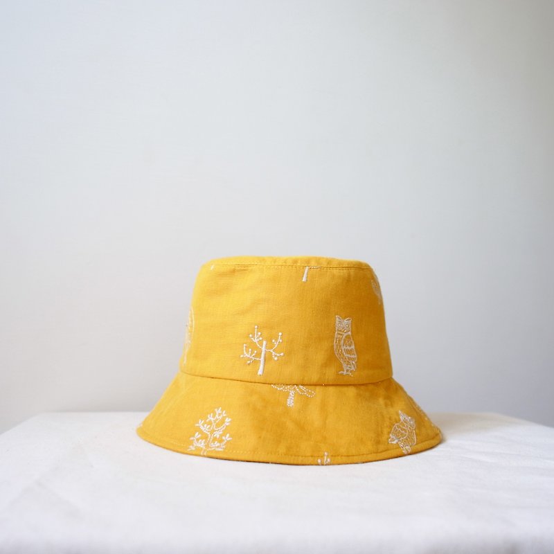 Mustard yellow embroidery fabric hand hat owl - หมวก - ผ้าฝ้าย/ผ้าลินิน สีส้ม