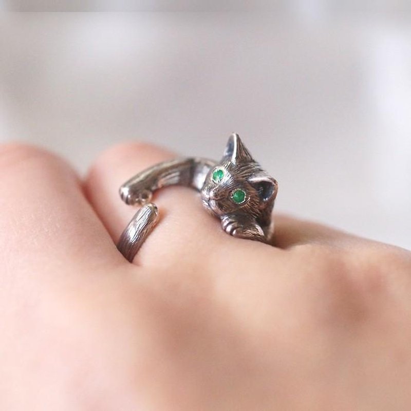 Cat ring around your fingers Pixie Emerald eyes - แหวนทั่วไป - เครื่องเพชรพลอย สีเงิน
