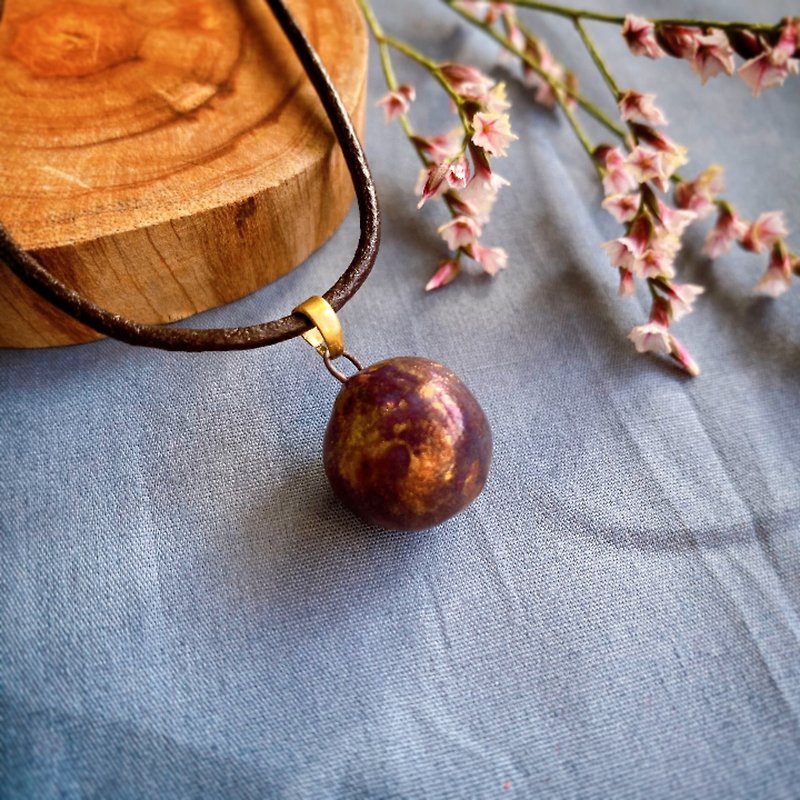 [Graduation Gift] Perfume Essential Oil Necklace - Gilt Purple (Small) | Handmade Pottery | Fragrance Diffuser - Necklaces - Porcelain Purple
