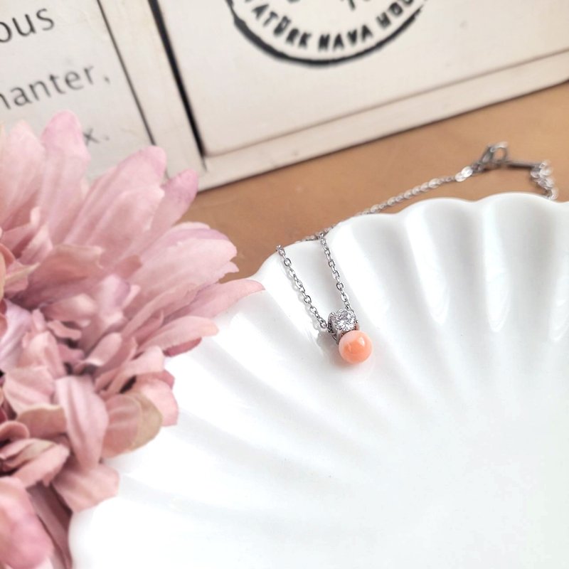 Little bit. Natural coral round beads and white steel jewellery are not afraid of water and hypoallergenic - สร้อยคอ - เครื่องประดับพลอย สึชมพู
