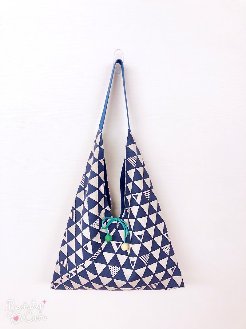三角粽形肩提包/大尺寸/三角圖形 - 側背包/斜孭袋 - 棉．麻 藍色