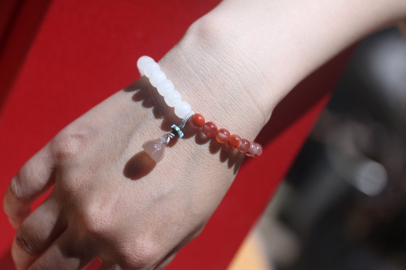 Natural Hetian Yunan red bracelet single circle hand string turquoise small lotus original handmade design - Bracelets - Jade White