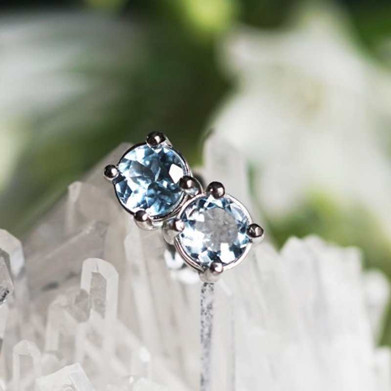 天藍托帕石圓形切割 5mmSilver925 爪形耳針Sophie - 耳環/耳夾 - 寶石 