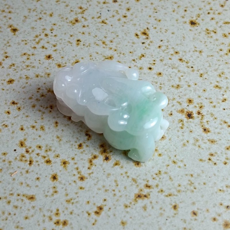 J0210天然翡翠A貨 . 冰糯晴水鳥和垂掛花.喜上眉梢.掛飾. - 擺飾/家飾品 - 玉石 