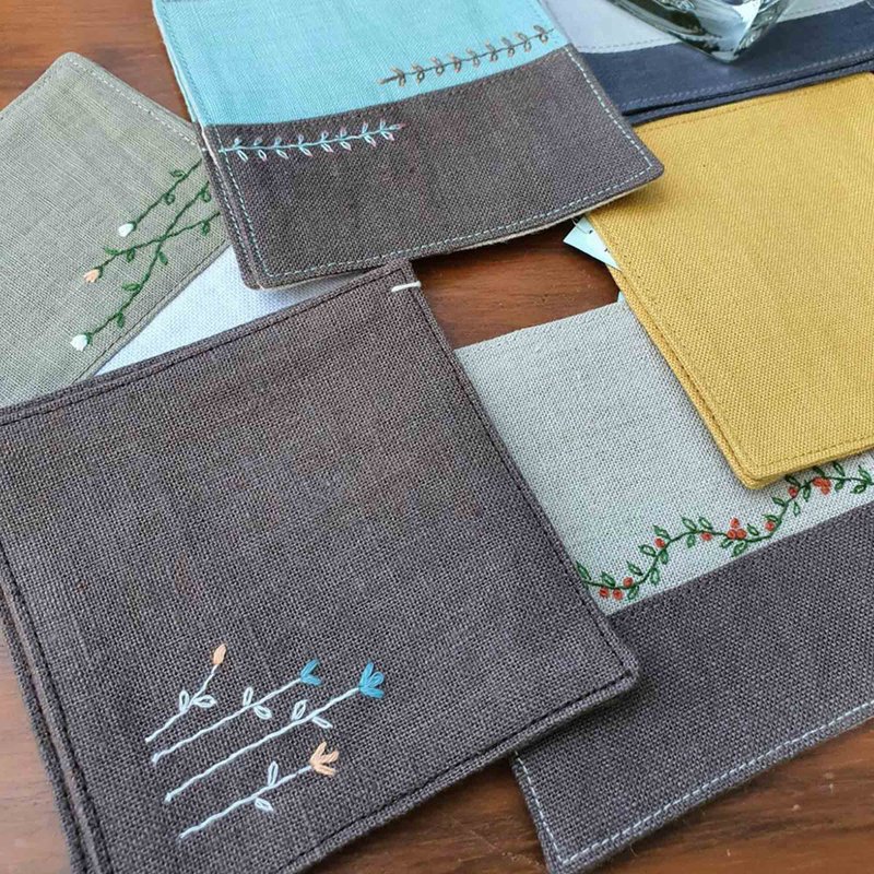 Hand Embroidered Linen Coaster, Set of 4 - 杯墊 - 棉．麻 藍色