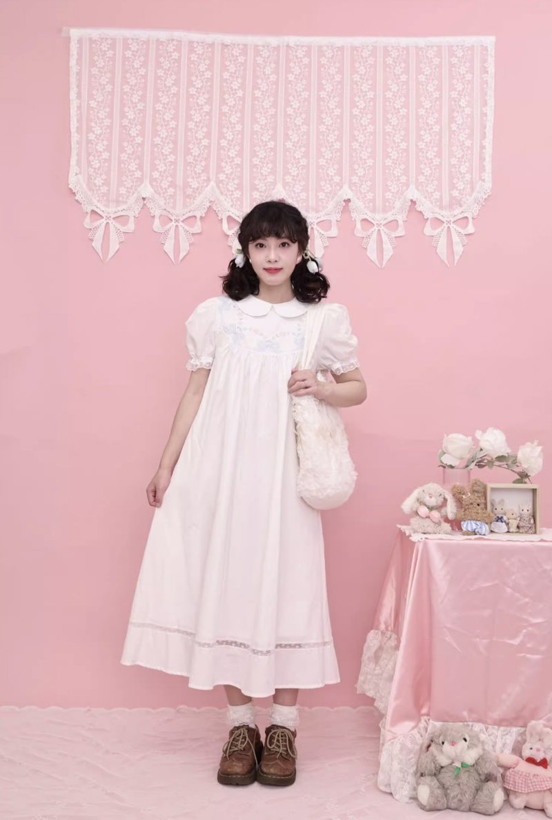 復古少女感 白色蕾絲元寶領刺繡連身裙 - 洋裝/連身裙 - 其他材質 白色