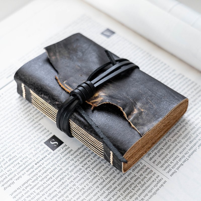 筆記本/手帳 真皮 Leather Journal, Vintage Bookbinding (Natural Edge / Rustic Black) - สมุดบันทึก/สมุดปฏิทิน - หนังแท้ 