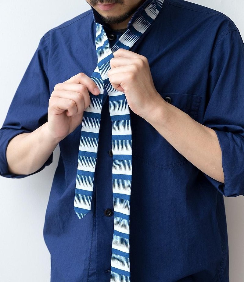 COMB INDIGO SHWESHWE TIE - 領帶/領帶夾 - 棉．麻 藍色