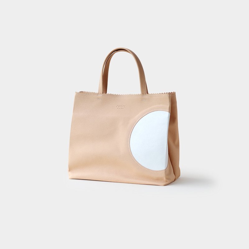 pathfinder tote (square) : peach - กระเป๋าถือ - หนังแท้ 