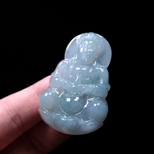 ビルマ翡翠観音様置物❣️天然翡翠　縁起物　贈答品  家庭円満　運気上昇❣️ ビルマ翡翠観音様置物❣️天然翡翠 縁起物 贈答品 満 運気上昇❣️