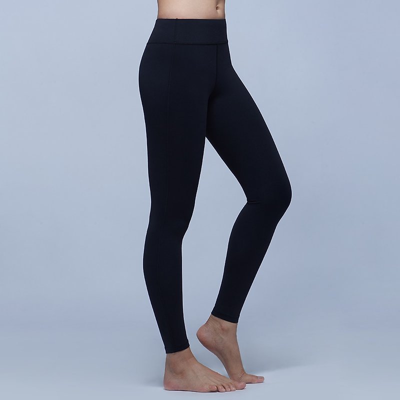 [MACACA] revolutionary new comfort yogi nine pants - ARE7871 black - ชุดโยคะ - ไนลอน สีดำ