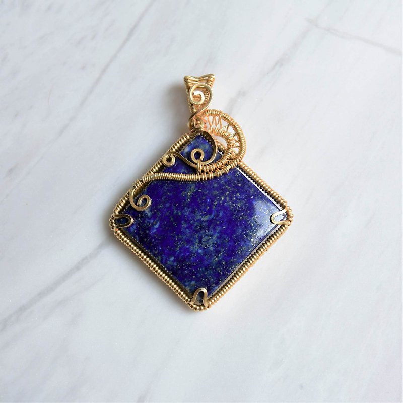 [Blue Wind Blue Moon] Lapis Art Copper Wire Weaving Pendant - Necklaces - Gemstone Blue