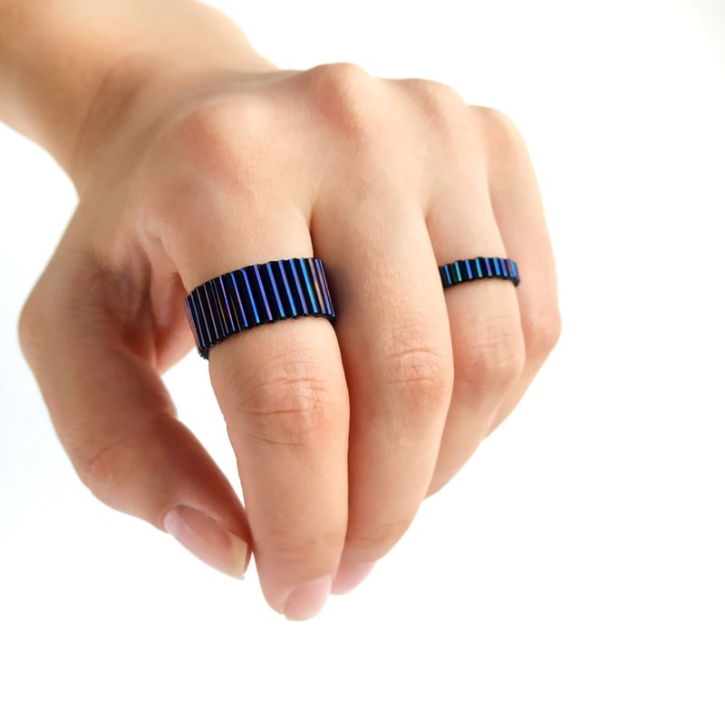 Purple ring for women Handmade jewelry Wide flexible ring Elastic ring - 戒指 - 玻璃 紫色