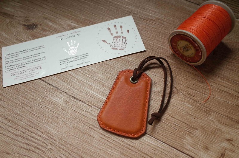 Shaped Easy Card Chip Charm - Type B - Orange Coffee - ที่ห้อยกุญแจ - หนังแท้ สีส้ม