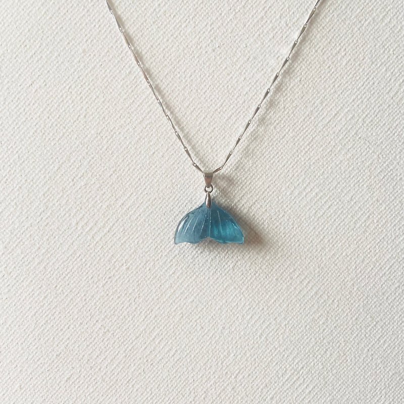 Aquamarine fishtail pendant - Necklaces - Gemstone Blue