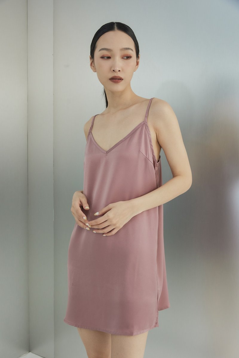 [Brand original] Bree silky satin minimalist neat slim shoulder short dress rose - ชุดเดรส - ไฟเบอร์อื่นๆ สึชมพู