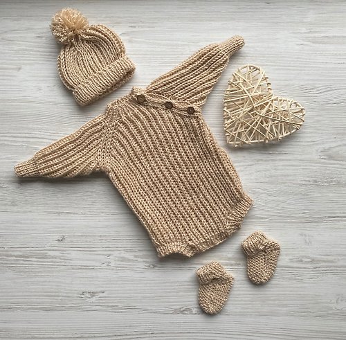 V.I.Angel Beige clothing set for baby boy, or girl. Take home outfit. Hand knit outfit.