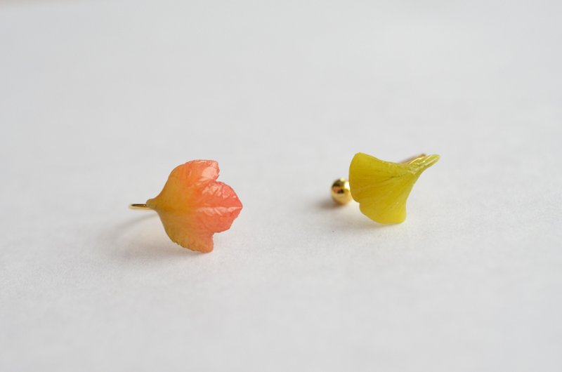 Small maple leaf ginkgo ear cuff - ต่างหู - ดินเหนียว สีเหลือง