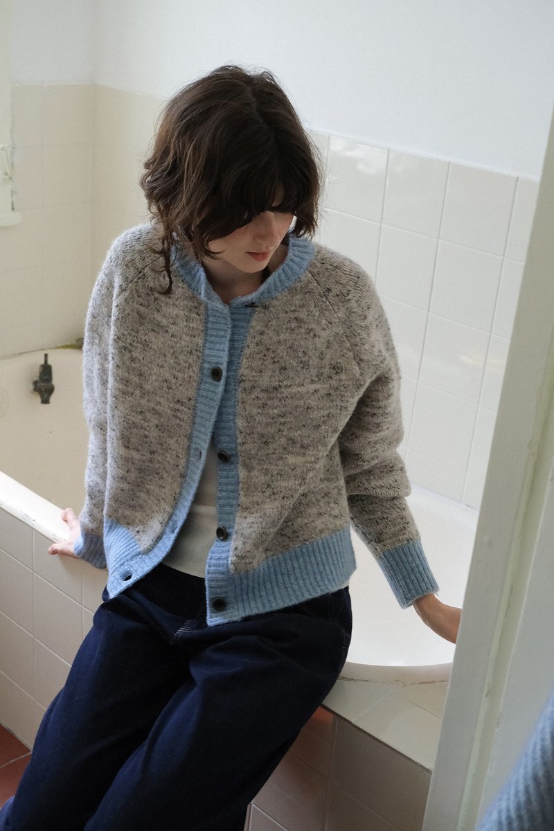 nordic cream blue sheep wool warm knitted cardigan - สเวตเตอร์ผู้หญิง - วัสดุอื่นๆ สีเทา