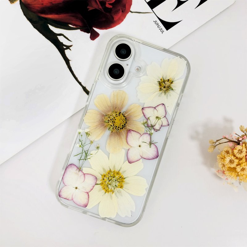 Handmade Natural Purple White Pressed Flower Phone Case for iPhone 16 SamsungS25 - เคส/ซองมือถือ - พืช/ดอกไม้ 