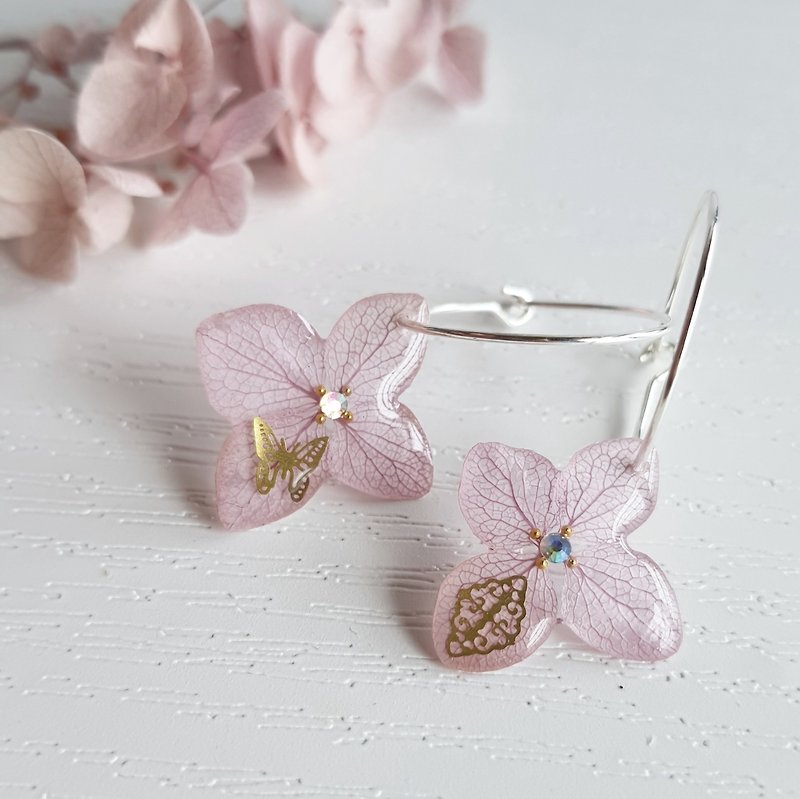 Handmade resin Hydrangea preserved flower earring