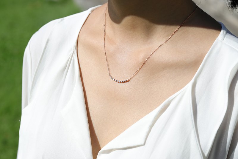 18K natural diamond smile necklace - สร้อยคอ - เพชร สึชมพู