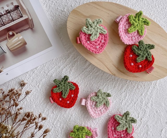 いちごの編み込みヘアクリップ／ピンク系 - ショップ lin-handmade2020