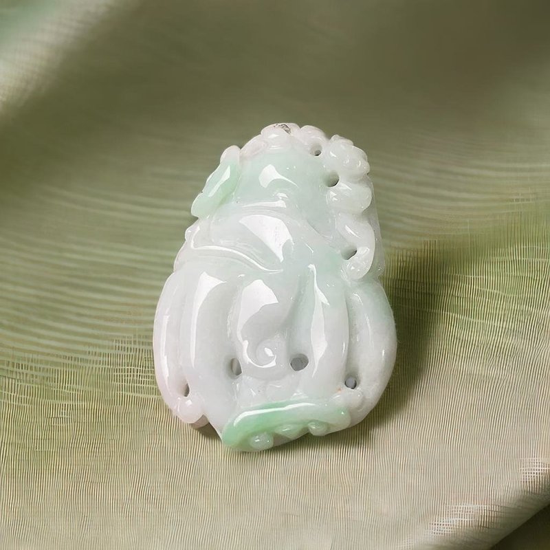 飄陽綠翡翠巧雕如意人蔘吊飾 | 天然緬甸玉翡翠A貨 | 送禮 - 其他 - 玉石 多色