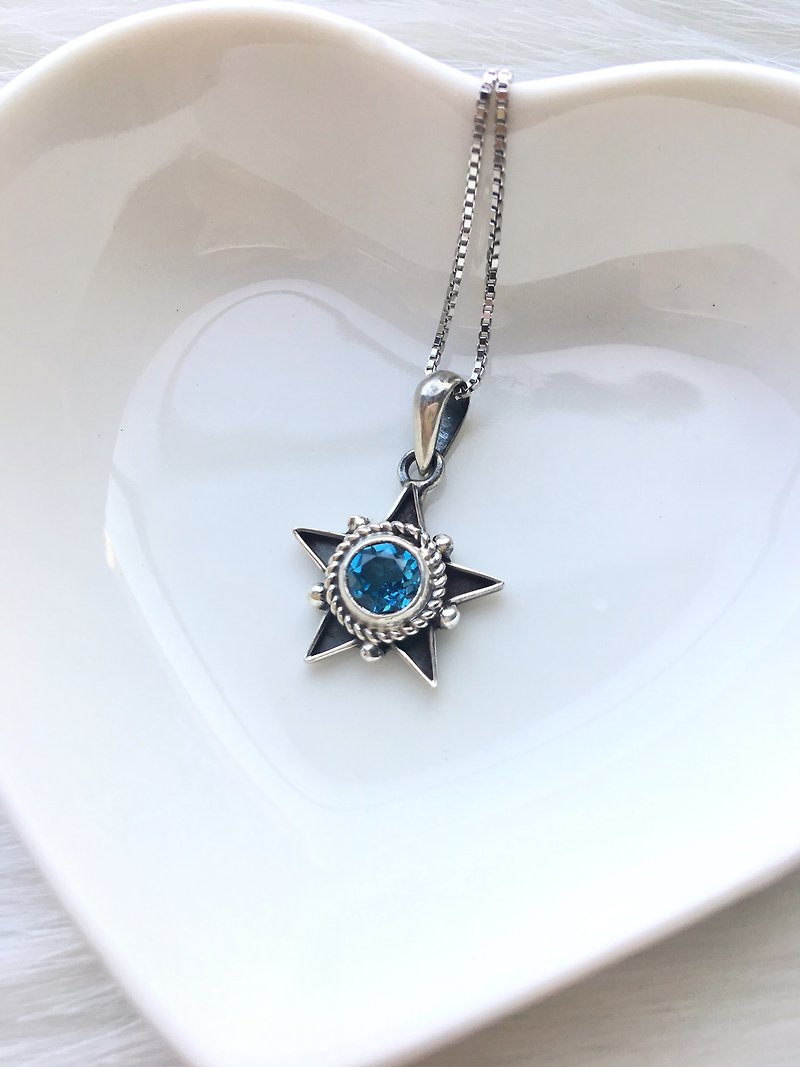 藍托帕石925純銀星芒設計項鍊 尼泊爾手工銀飾 - 項鍊 - 寶石 銀色