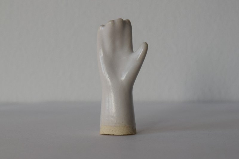 Ceramic Art Hand1 - ของวางตกแต่ง - ดินเผา 