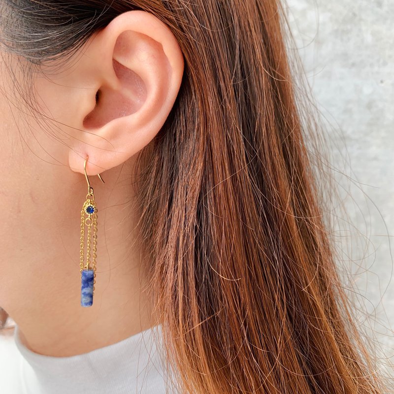 手製藍紋石小圓柱鏈條長耳環 - Cordelia Earrings 母親節 禮物 - 耳環/耳夾/耳骨夾 - 水晶 藍色