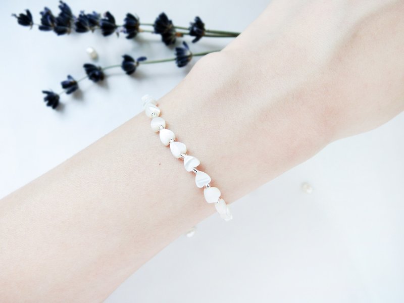 [Ariel's Jewelry Box] Shell Love Bracelet - สร้อยข้อมือ - เครื่องเพชรพลอย ขาว
