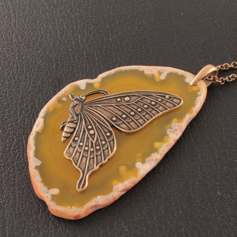 Yellow Agate Slice Necklace Slab Stone Brass Butterfly Pendant Necklace Jewelry - 項鍊 - 半寶石 黃色
