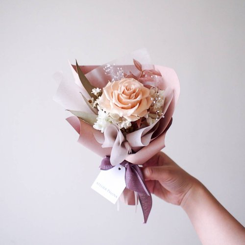 Single flower without withered big rose gradient pink Korean style bouquet  - Shop Atelier Paloya Dried Flowers & Bouquets - Pinkoi