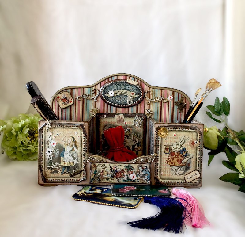Alice in Wonderland desktop organizer,brush holder,cosmetics holder,beauty box - 居家收納/收納盒/儲物盒 - 木頭 粉紅色