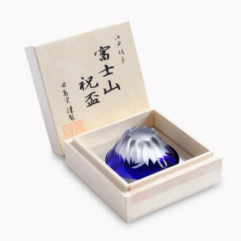 55cc (藍色)【日本田島硝子】富士山祝盃 清酒杯手工雕刻 - 酒杯/酒器 - 玻璃 藍色