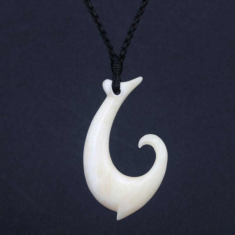 Hand-carved oxbone fish hook necklace men's and women's pendants fresh and simple and elegant marine neck pendant clavicle chain - Necklaces - Other Materials 