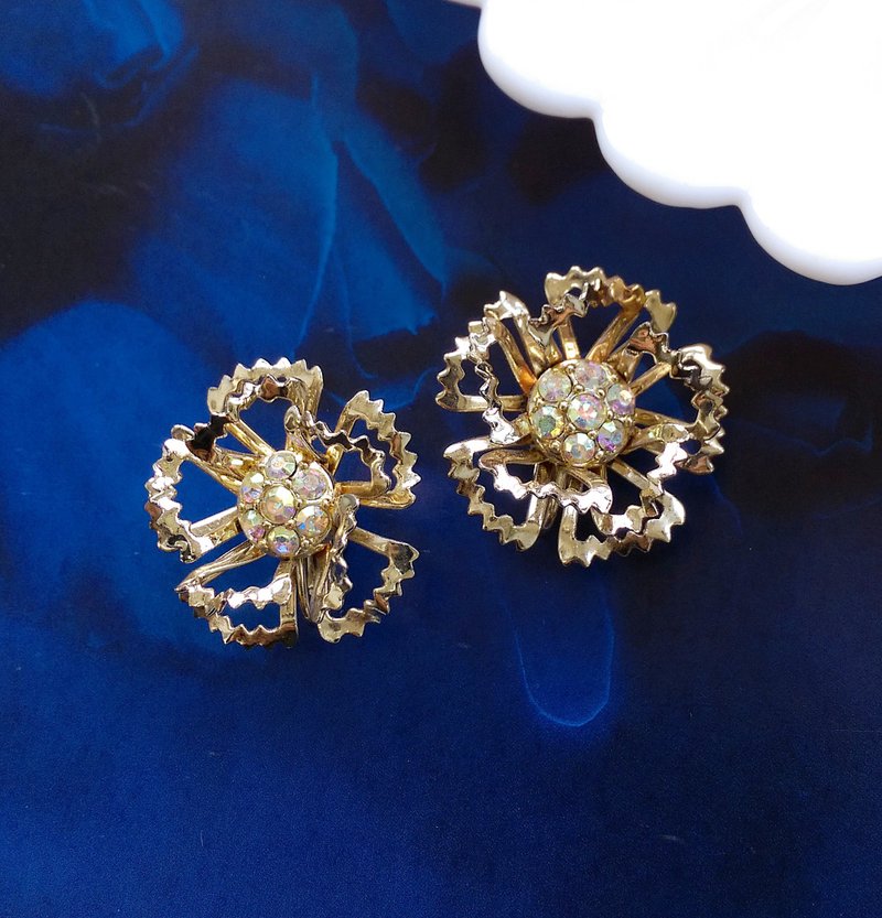 Vintage Jewelry 西洋古董飾品 SARAH COV  ALLUSION  夾式耳環 - ต่างหู - วัสดุอื่นๆ สีทอง