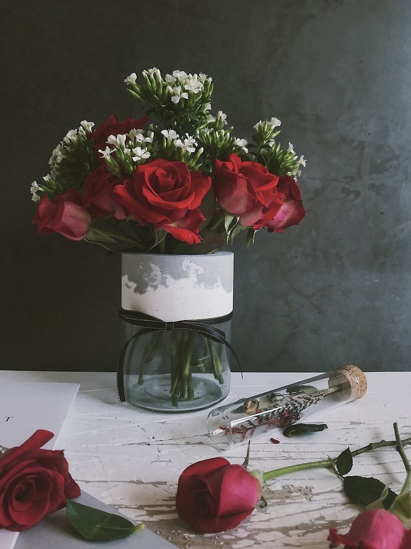 費歐娜/仙杜瑞拉-玻璃水泥花瓶,乾燥花瓶 - 花瓶/花器 - 水泥 灰色