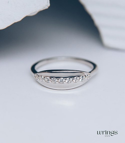 WRINGS 純銀橢圓形訂婚戒指 女款 多顆石頭 仿鑽立方氧化鋯