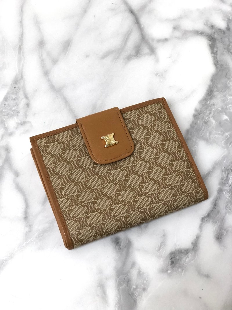 [Directly shipped from Japan, famous used packaging] CELINE Macadam Wallet Beige Blason Leather Bifold Kiss lock bag Vintage man7ur - กระเป๋าสตางค์ - หนังแท้ สีนำ้ตาล