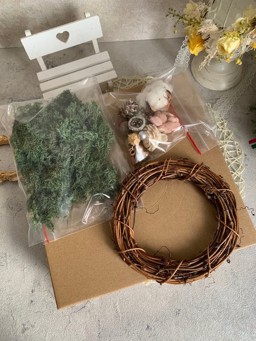 DIY Everlasting Cedar Christmas Wreath Material Set - Shop mellowartstudio  Plants & Floral Arrangement - Pinkoi