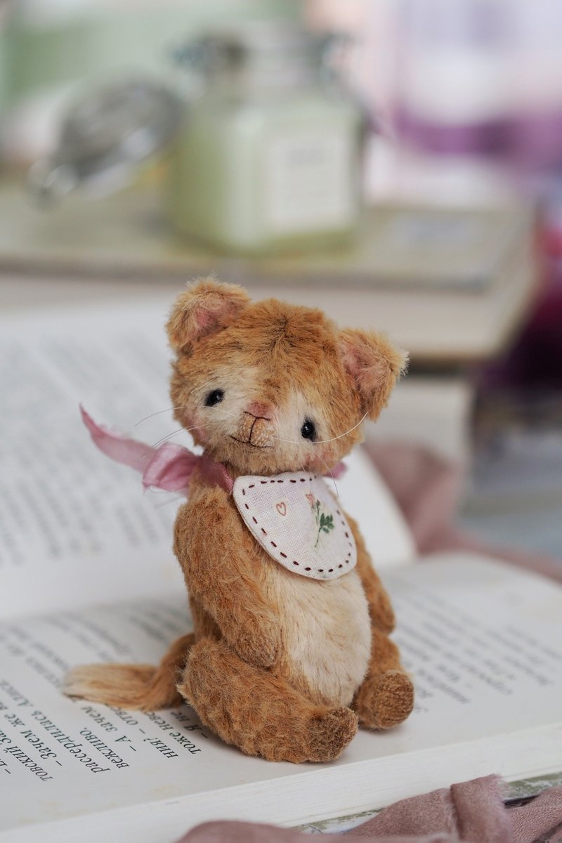 Miniature cute teddy kitten interior toy - 公仔/玩偶 - 其他金屬 多色