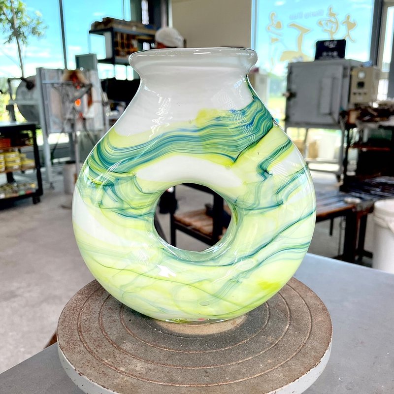 Basil handmade glass vase purely hand blown - เซรามิก - แก้ว หลากหลายสี