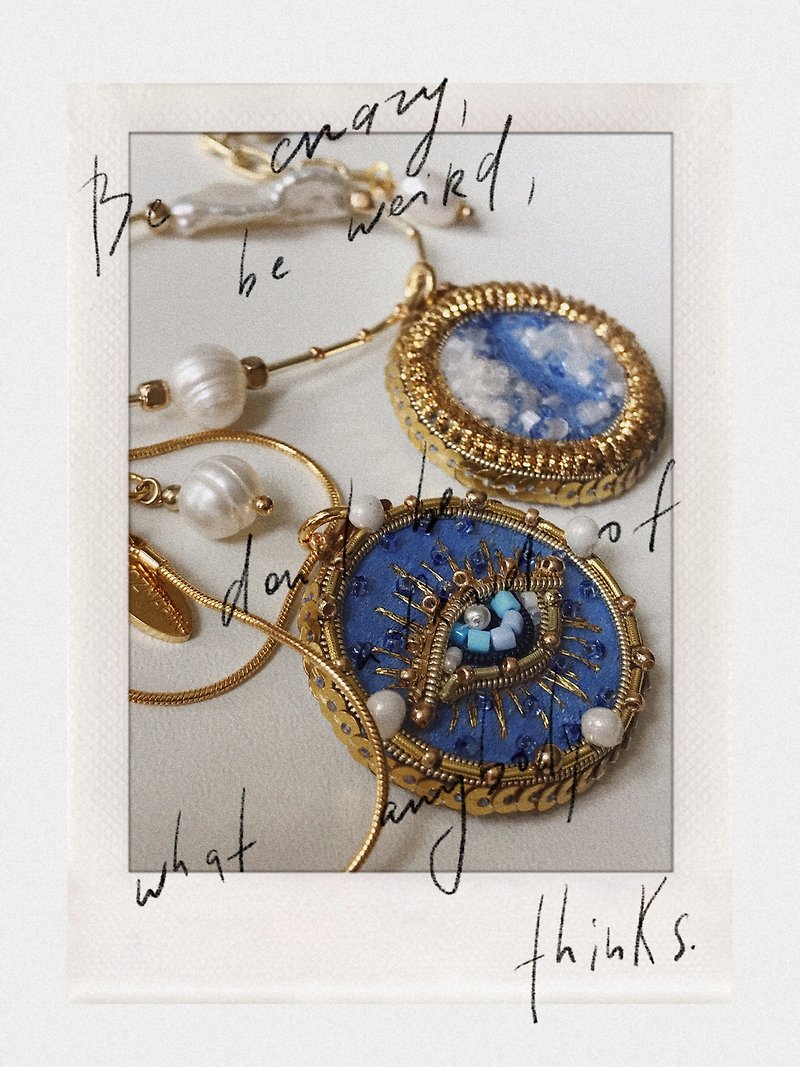 Beaded Sky Choker, Blue Eye Embroidered Necklace - สร้อยคอ - งานปัก สีน้ำเงิน