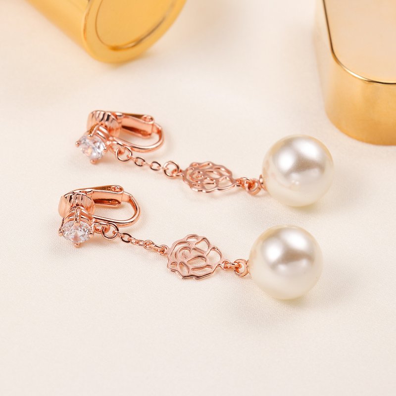 La Rose Pearl Earrings Classic Rose Series (Long Style) (Clip-On) - ต่างหู - ไข่มุก สีทอง